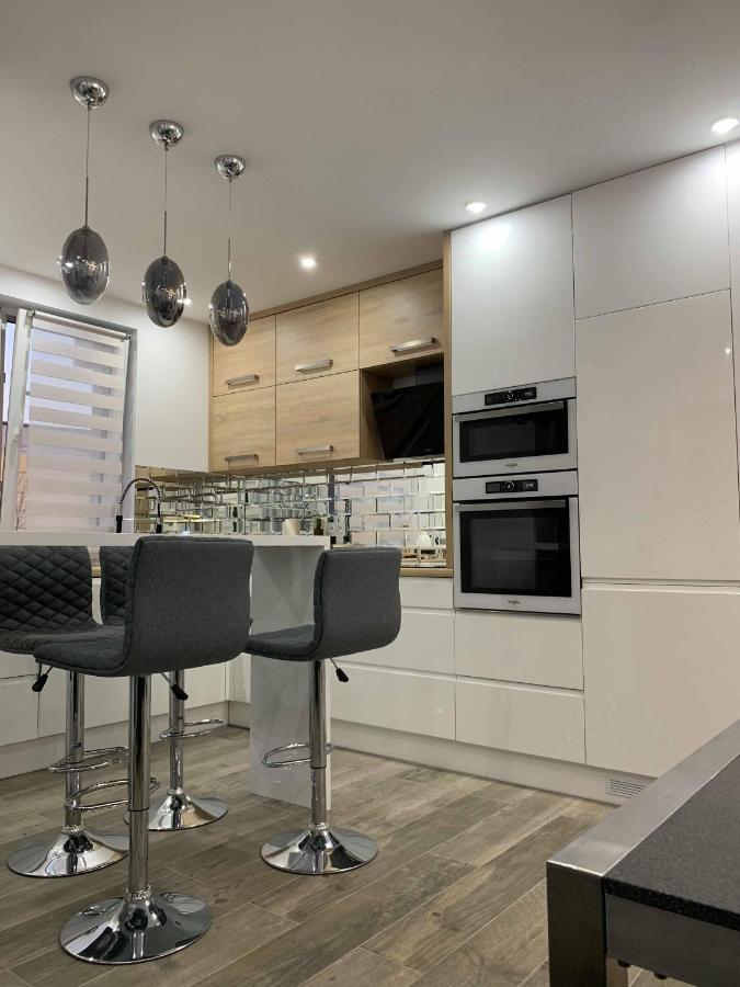 Prestige Line Apartament Legnica Exteriör bild